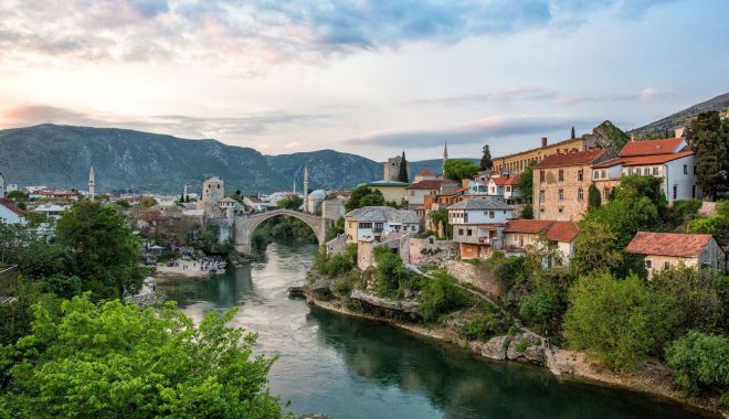 MAE: Atenționare de călătorie pentru Bosnia și Herțegovina - mostarsunsetjpgoptimal-1689787964.jpg