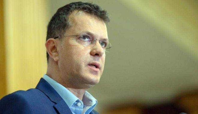 Ionuţ Moşteanu: „Nu pot să-mi explic înverşunarea lui Iohannis împotriva legii privind conducerea scuterelor” - mosteanu-scutere-1704375341.jpg