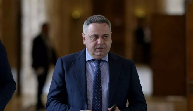 Camera Deputaţilor: USR a depus o moţiune simplă împotriva ministrului Agriculturii