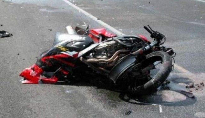 Motociclist rănit grav din cauza unui șofer imprudent - motocicleta-1346692612.jpg