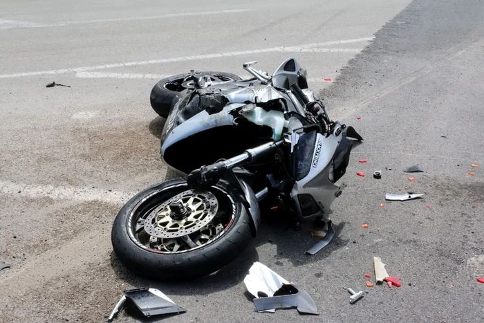 Un motociclist a fost rănit după ce a derapat, la intrare în Cernavodă - motocicleta-1756041607.jpg