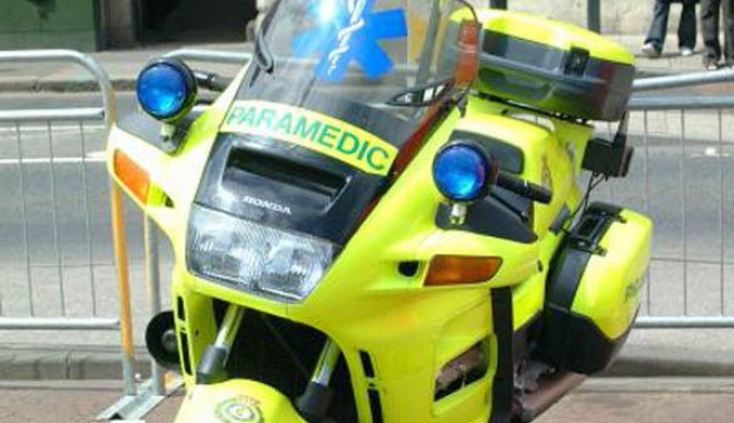 Medici de urgență pe motociclete dotate cu defibrilator, echipament de resuscitare și oxigen - motocicletaparamedic-1313154396.jpg