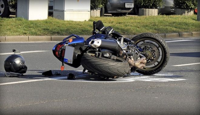 Motociclist în comă la spital! Nu era prima dată când conducea fără permis! - motociclistaccident-1573853751.jpg