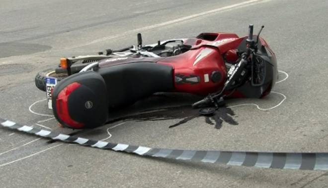 Motociclist lovit de mașină, în zona City Park Mall - motociclistlovitmasina-1430845899.jpg