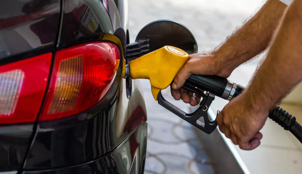 Șoferii plătesc mai mult la pompă. Majorări de câțiva bani pe litru - motorina-1772435849.webp