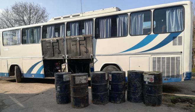 Butoaie cu motorină, ascunse într-un autocar. Ce a pățit șoferul - motorinasursagardadecoasta-1581957183.jpg