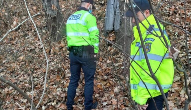 Bărbat găsit mort într-o pădure. Polițișii cercetează cazul
