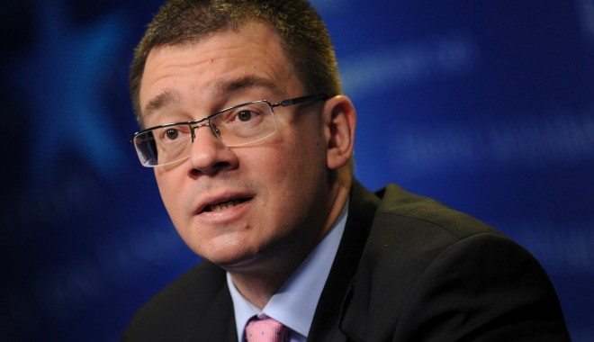 Mihai Răzvan Ungureanu și-a anunțat intenția de a candida la prezidențiale - mru-1381155921.jpg