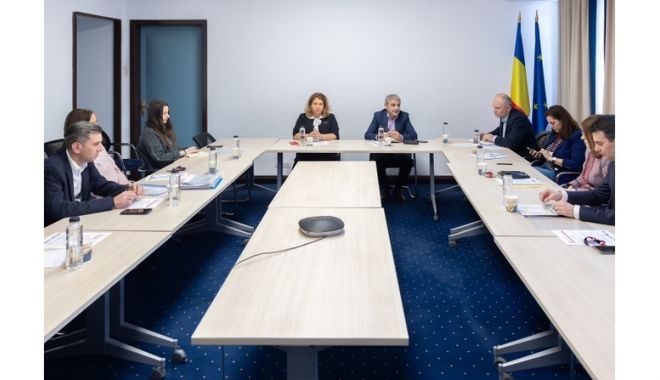 Reprezentanţii ministerelor Sănătăţii, Muncii şi Finanţelor vor prezenta o analiză a salariilor şi a necesarului de personal din sănătate