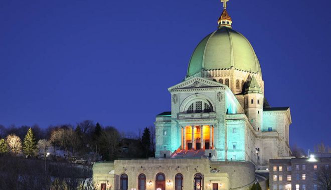 Scenă șocantă! Un român a înjunghiat un preot într-o bisercă din Canada - mtloratoire-1553369576.jpg