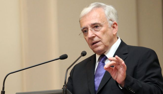 Mugur Isărescu dă asigurări că în perioada următoare, unele produse alimentare se vor ieftini - mugur-1683910140.jpg