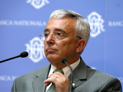Inflația anuală a coborât în septembrie sub 4% - mugurisarescu-1317814497.jpg