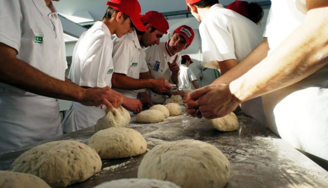 Muncă la negru în brutăriile  și fabricile de pâine din Constanța - muncalanegru-1393863369.jpg