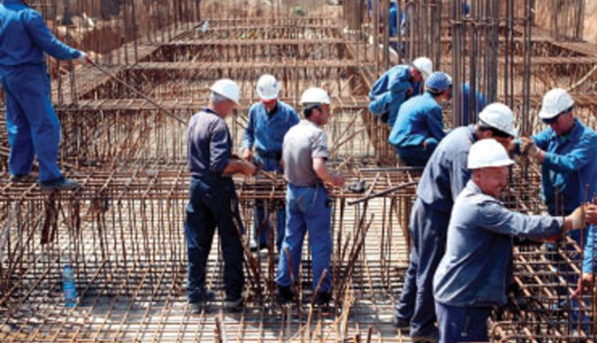 31 de muncitori la negru, depistați de inspectorii ITM - muncitori-1330989012.jpg