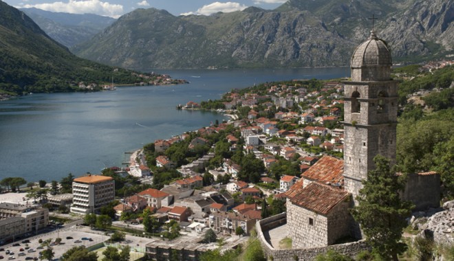 Tu ai pleca în Muntenegru ca turist? Cealaltă față a tragediei recente - muntenegru3-1372950931.jpg