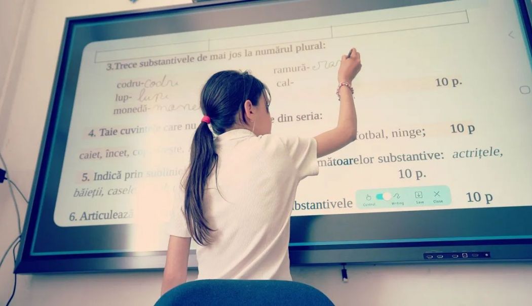 Școlile din Murfatlar, dotate de administrația locală cu table inteligente - murfatlar-1718623610.jpg
