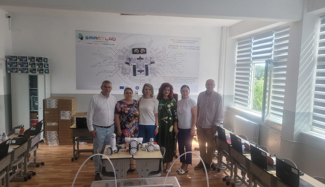 Primăria Murfatlar a inaugurat un laborator digital inteligent la liceul din localitate - murfatlar-laborator-1725894563.jpg
