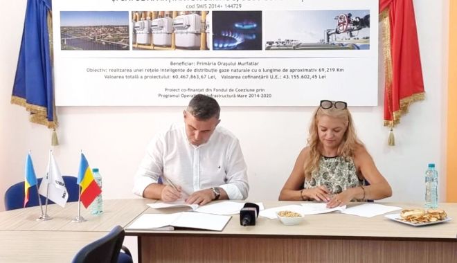Primarul Gheorghe Cojocaru a semnat contractul privind realizarea unei rețele de gaze naturale - murfatlar1-1659115373.jpg