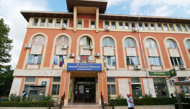 Primăria Murfatlar distribuie pachete pentru persoanele defavorizate - murfatlarpachete-1671117242.jpg