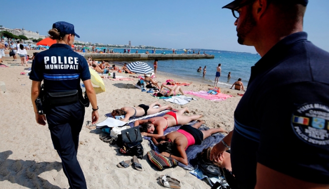 Musulmane, dezbrăcate cu forța  pe plajele de pe Coasta de Azur - musulmane-1472137679.jpg
