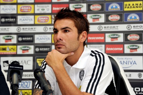 Mutu, eliminat în meciul Cesena-Fiorentina. Află care este motivul - mutu-1318768950.jpg