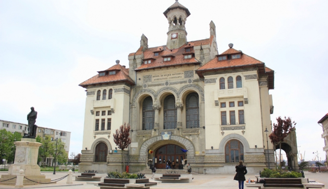 Elevii sărbătoresc Mica Unire - muzeu-1516642561.jpg