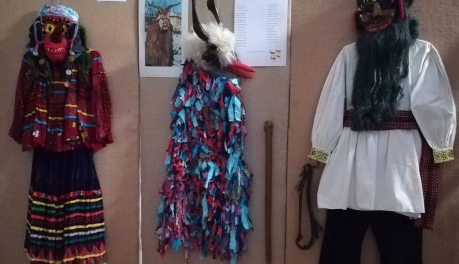 Expoziție despre obiceiuri de Crăciun și Anul Nou la Muzeul de Artă Populară Constanța - muzeu-1544446114.jpg