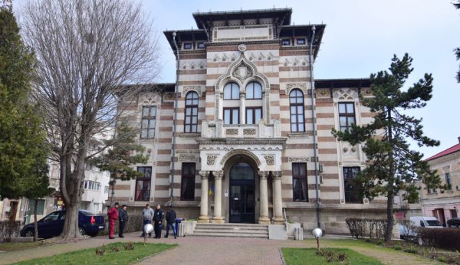 Muzeul de Artă Populară nu a mai fost consolidat de 30 de ani. 