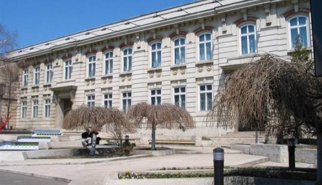 Se deschid porțile Salonului de iarnă 2015 - muzeu13685893881378970409-1422873162.jpg