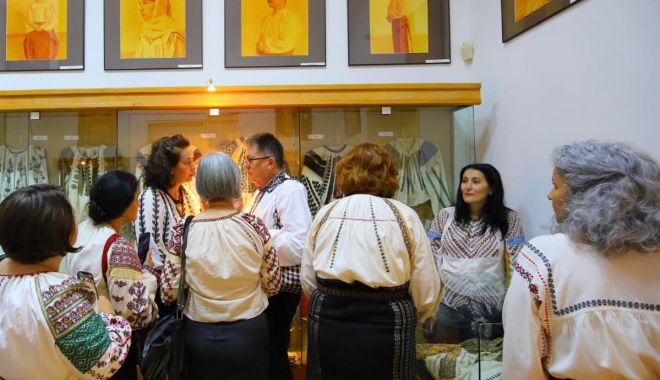 Demonstrații de lucru oferite de membrele Asociației “Cusături Dobrogene”, la Muzeul de Artă Populară - muzeul-de-arta-populara-1683877032.jpg