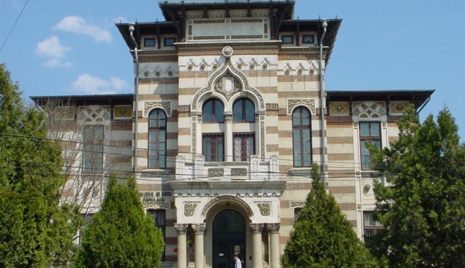 Expoziție de sărbătoare la Muzeul de Artă Populară - muzeul1-1348515870.jpg