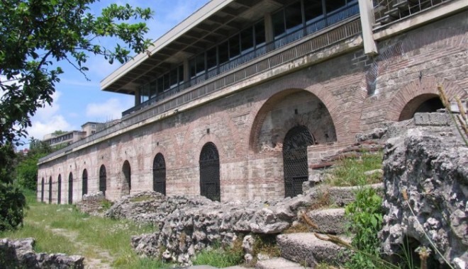Nu ratați  o vizită  la Edificiul  Roman  cu Mozaic! - muzeuledificiulromancumozaic2011-1314735774.jpg