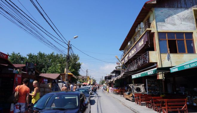 Muzică ambientală și cu volum redus, la terasele din Vama Veche - muzicaambientala-1594404027.jpg