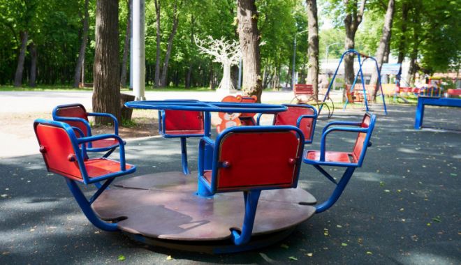 Caz șocant! Un copil a fost găsit fără suflare în parc - mzg2ywziyjg3y2mznzezmzuyzwixmjji-1697542036.jpg