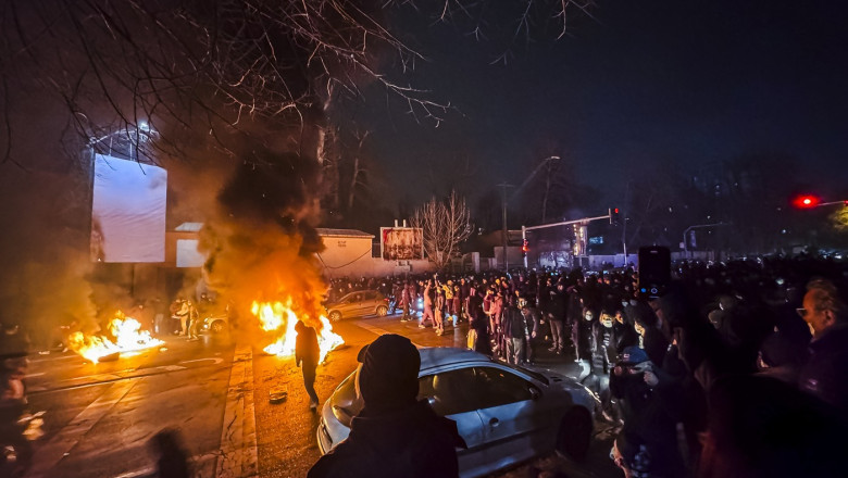 Peste 500 de morți la Teheran. 
