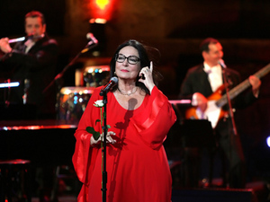 Nana Mouskouri, în concert la Sala Palatului pe 4 decembrie - nanamouskouriconcertdeadio-1316437290.jpg