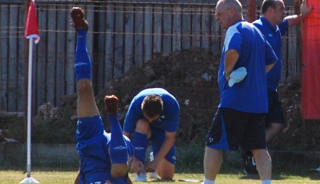 Fotbal, Liga a II-a/ Secundul Iașiului a suferit un stop cardiorespirator - narcisciocarlan-1322302611.jpg