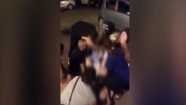 Scene uluitoare! O femeie a născut în fața blocului - nastere07491500-1503063529.jpg