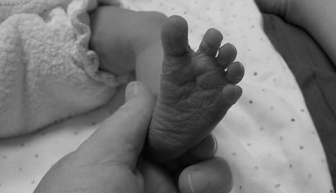 Caz cutremurător! BEBELUȘ MORT, DUPĂ CE MAMA A ALES NAȘTEREA ÎN APĂ, la domiciliu - nastereinapa-1479902800.jpg