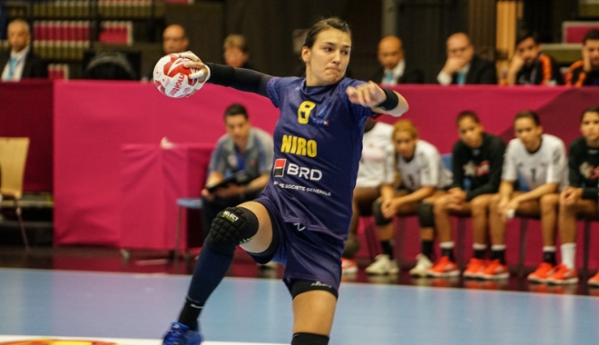 Naționala feminină de handbal, la un pas de Campionatul European - nationala-1464714435.jpg