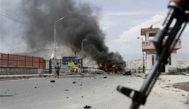 Convoi al forțelor NATO, vizat de un atac sinucigaș în Afganistan - nato-1463843349.jpg