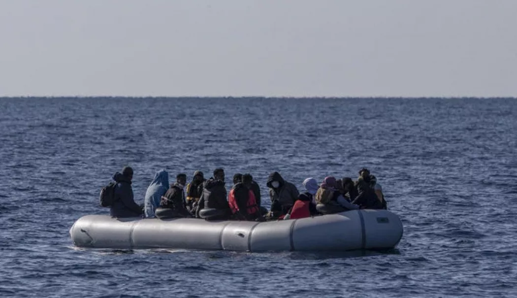 Tragedie pe ruta migrației: zeci de morți și dispăruți după răsturnarea unei bărci în Mediterană