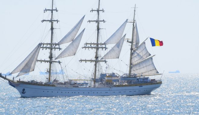 Nava școală 
