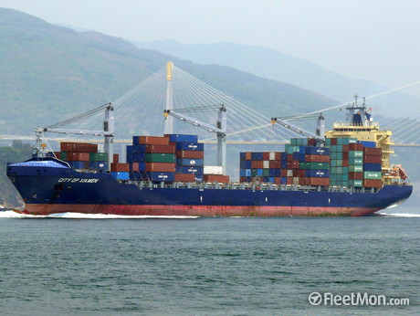 Cinci ofițeri de pe o navă germană, răpiți de pirații nigerieni - navacityofxiamen-1367401106.jpg