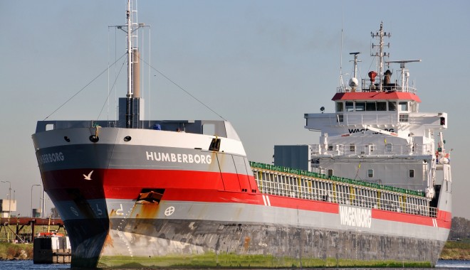 O navă olandeză a fost arestată pentru o deversare de combustibil în mare - navahumberborg1-1381662371.jpg