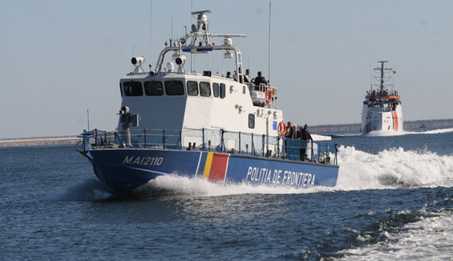 Pescador turcesc prins la pescuit ilegal în apele teritoriale ale României - navanouapolitiafrontiera167-1329767565.jpg