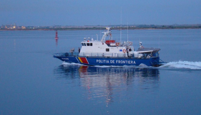 Tânăr beat, salvat din mare de polițiștii de frontieră - navapolitiadefrontiera-1309708809.jpg
