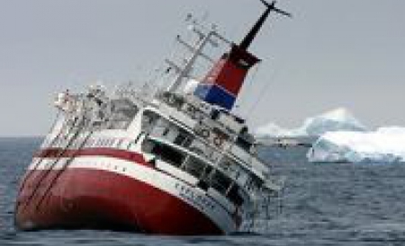 Un naufragiat pierdut în mijlocul mării a fost salvat - navascufundatainoceanulantarctic-1345655253.jpg