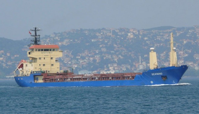 Un cargou bulgăresc cu 13 marinari la bord s-a scufundat - navaseawind-1341342784.jpg