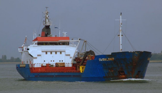 Șase marinari dispăruți în urma scufundării unui cargou, în Marea Irlandei - navaswanland-1322408920.jpg